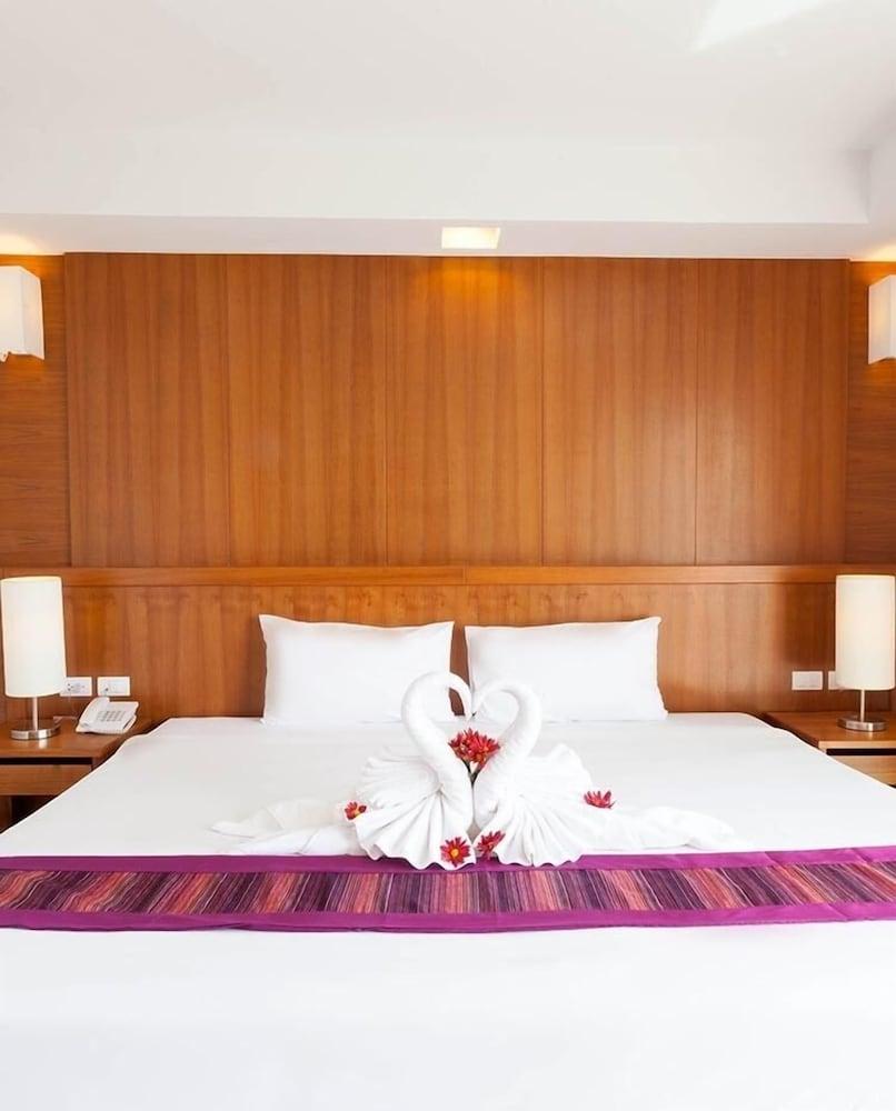 Rawai Princess Hotel Bagian luar foto